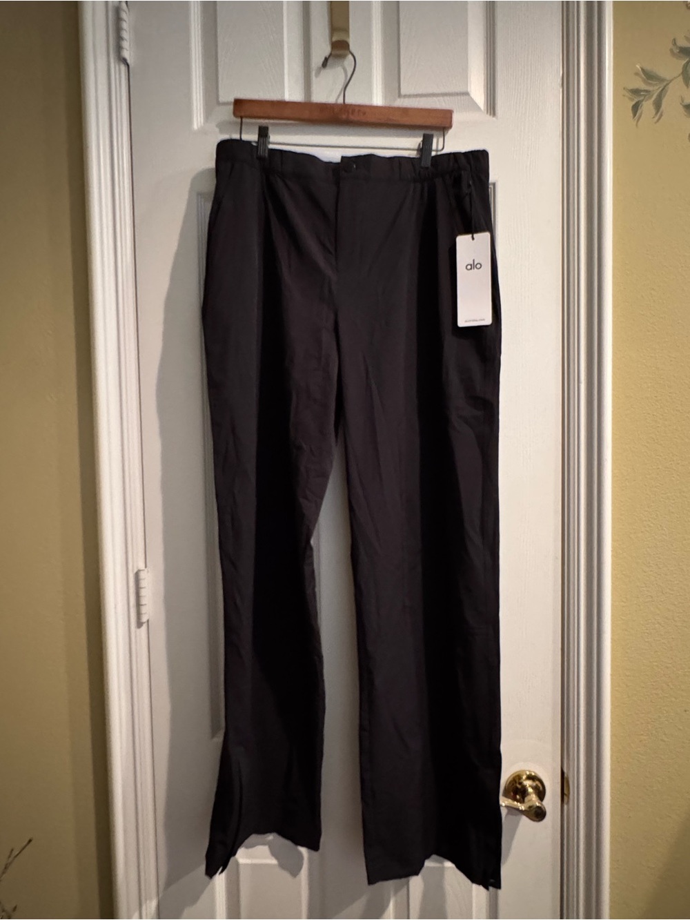 ALO Yoga- Black Straight-Leg Trousers